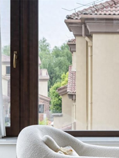 年轻人爱上风扇的秘密，City不city。